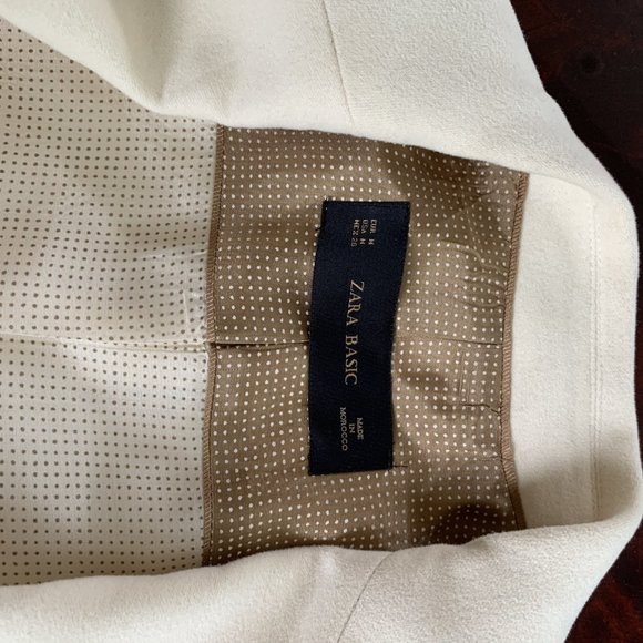 Off White - Picture 3 of 5